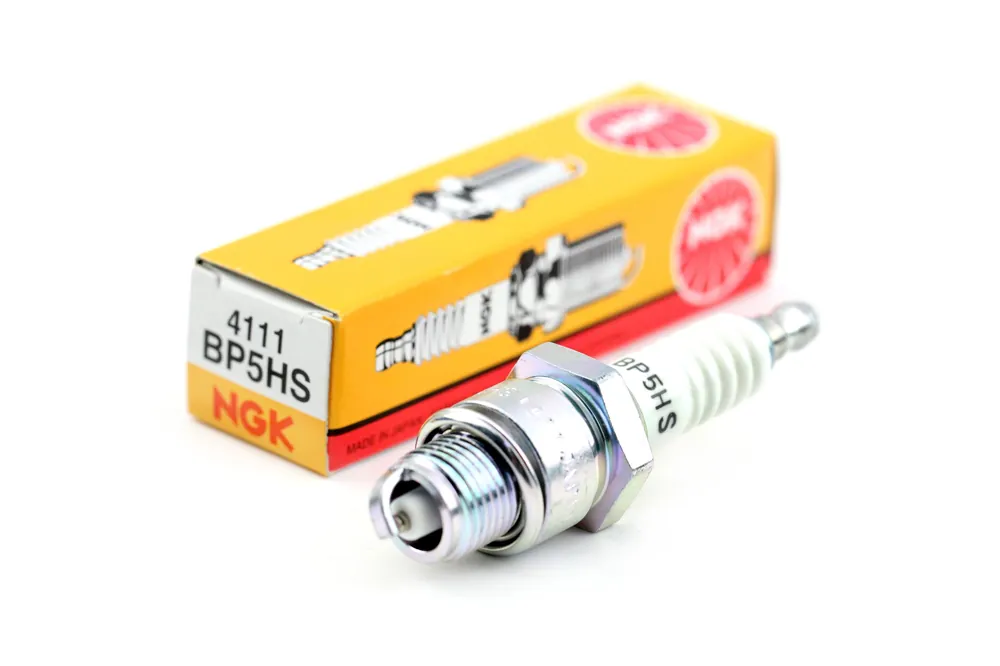 Kostenloser Versand Zündkerze NGK PM14-145 BP5HS Spezial Gewinde M14 für Simson Mofa SL1 und DDR Rasenmäher