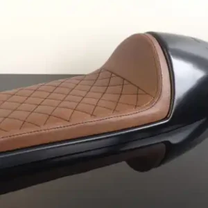 Cafe racer seat, universal, pointed cusps, Brown, black diamond seams Gratis Versand
