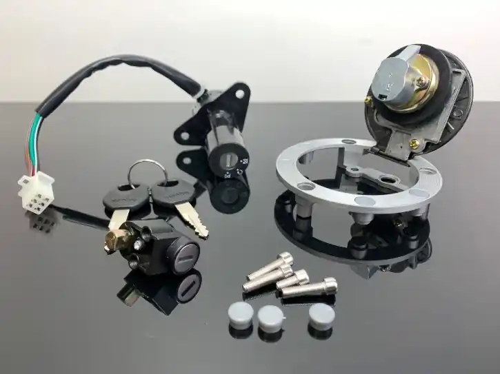 Jetzt Bestellen LOCK SET incl. TANK CAP for Yamaha SRX 600, YZF-R1, TRX 850 and others