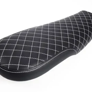 Echt Cafe-Racer-,Scrambler-SITZBANK Honda CX500, schwarz, weiße Karo-Nähte