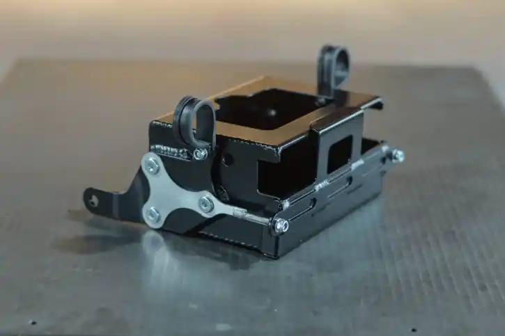 BATTERIEKASTEN "Dungeon 2" von BHCKRT, f. BMW 2-Ventiler, Aluminium, schwarz Preis Gesenkt